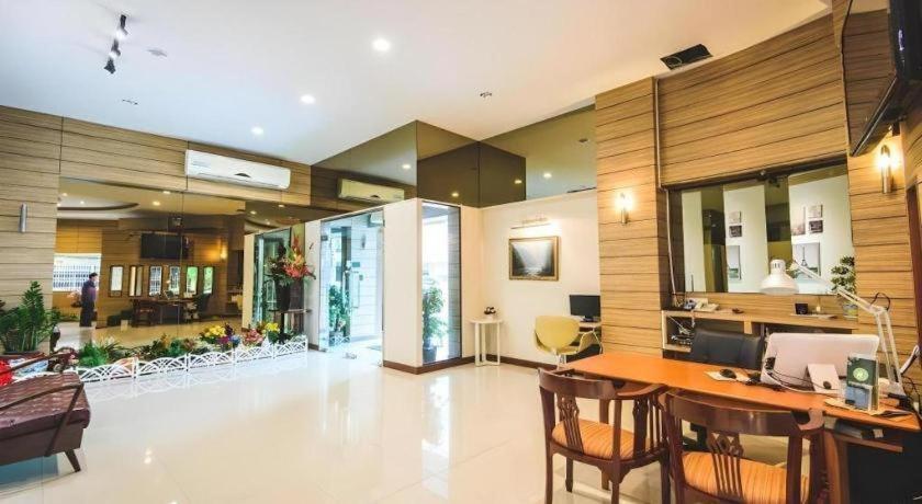 New Suanmali Hotel Bangkok Buitenkant foto